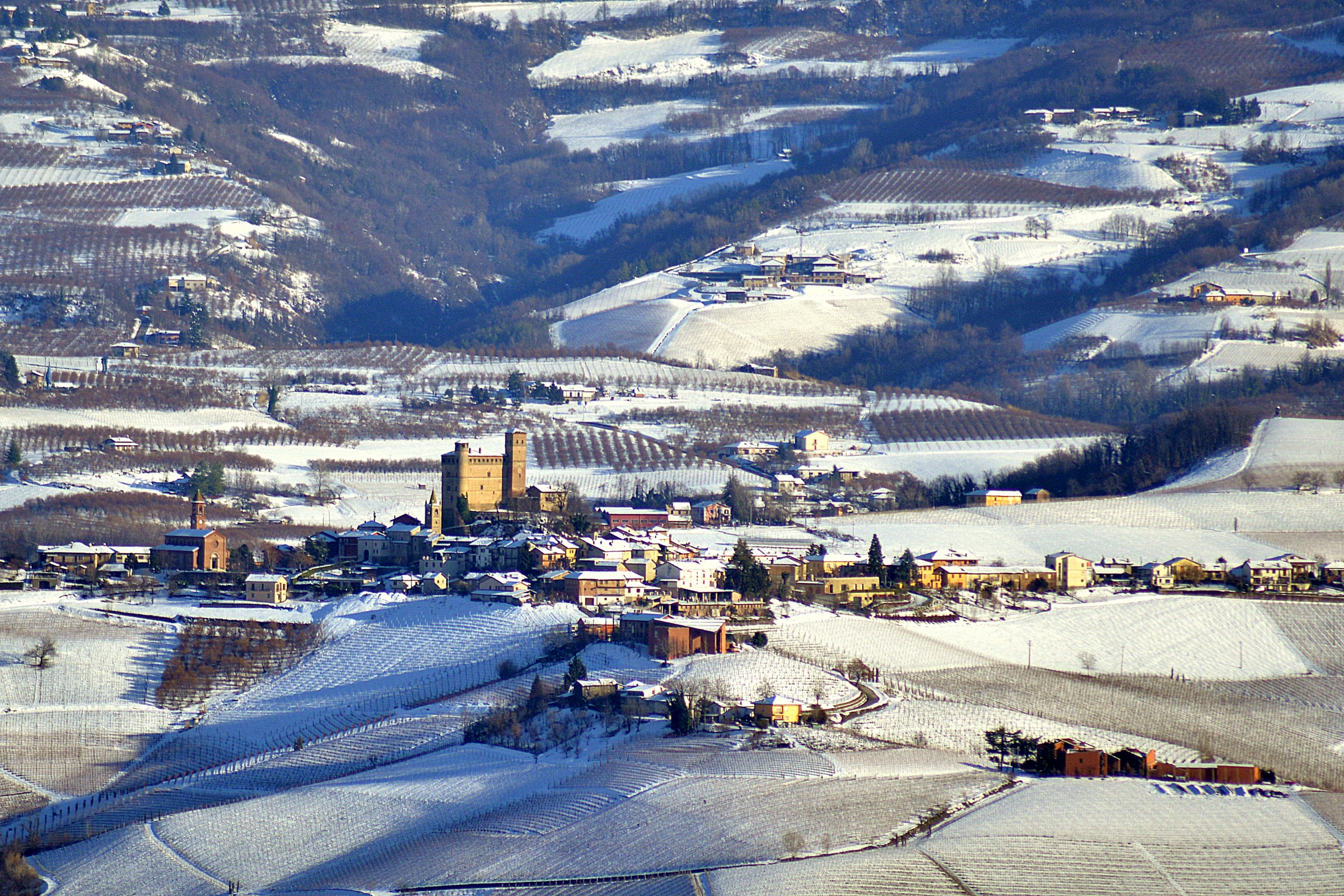 Serralunga_d'Alba[1].webp
